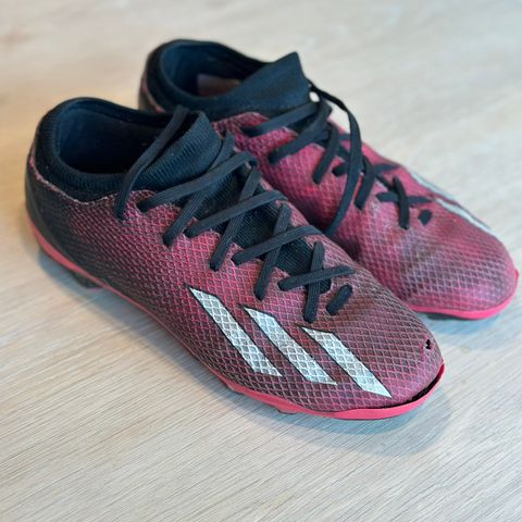 Adidas fotballsko str.36,5