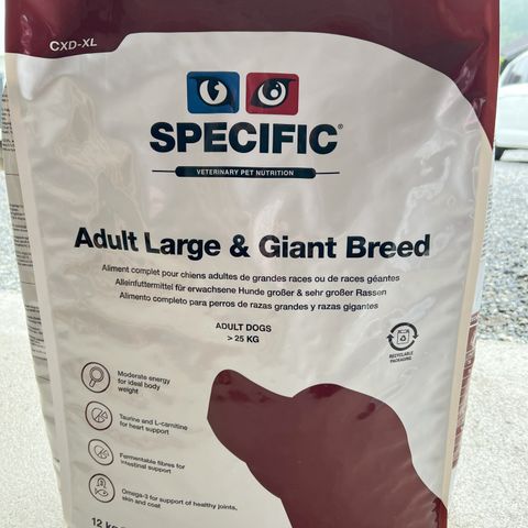 Hundefor Specific Large and Giant Breed 2 x 12 kg. Uåpnet.