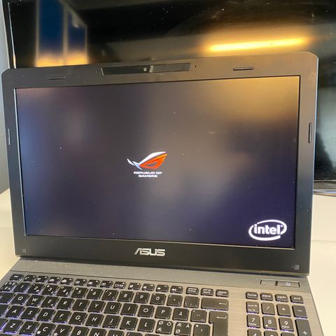 ASUS GAMING LAPTOP MODELL: G55VW, CORE i7-3630QM CPU. 256 GB SSD, 16 GB RAM.