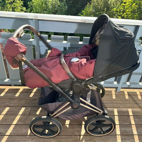 Cybex Priam Rose Gold med masse ekstrautstyr