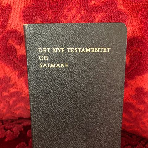 Salmebok / det nye testamentet 1956 tils 200,-