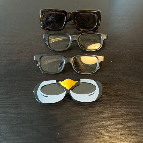 4 par solbriller selges samlet for 100kr