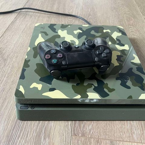 Playstation 4 komplett med skjerm ,kontroll og rart