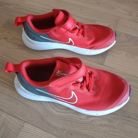 Nike joggesko barn str 33