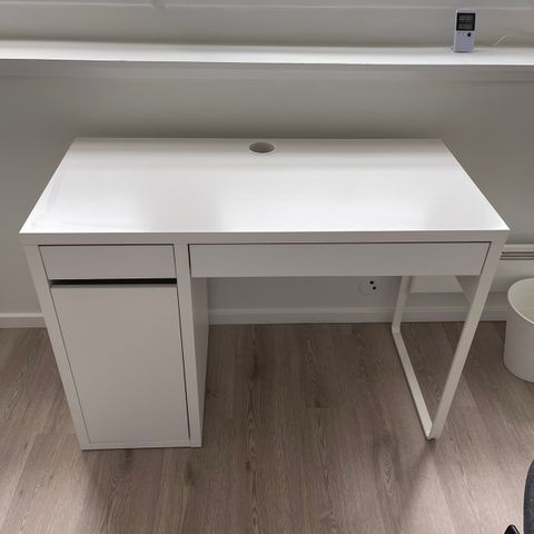 Micke skrivebord IKEA (reservert)