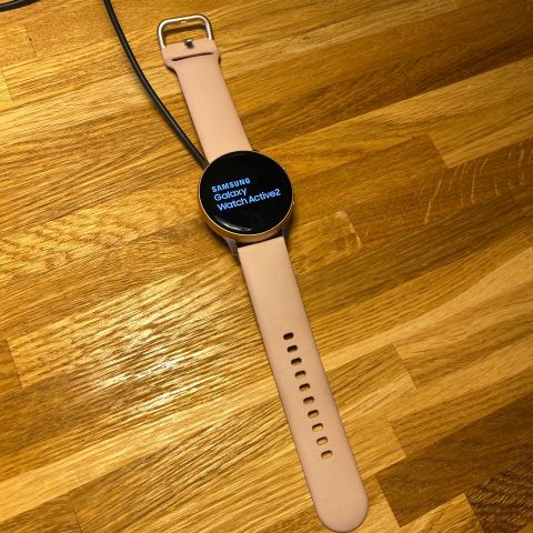 Samsung Galaxy Watch Active 2 selges