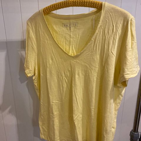 Lys gul topp/t-skjorte