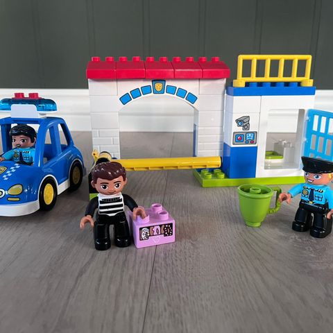 Duplo, politistasjon