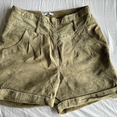 Shorts i ekte skinn fra Mario Conti Donna. Str 38