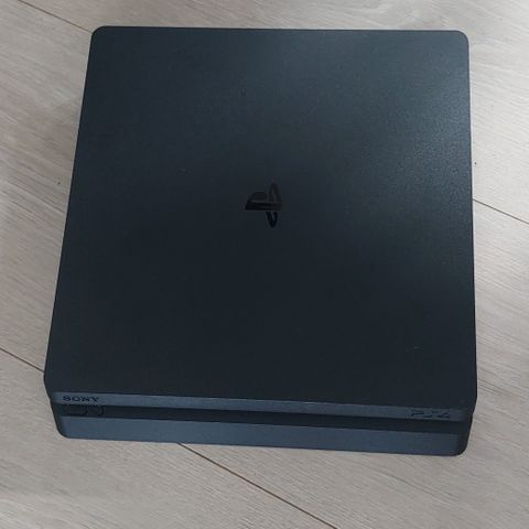 PlayStation 4 Slim