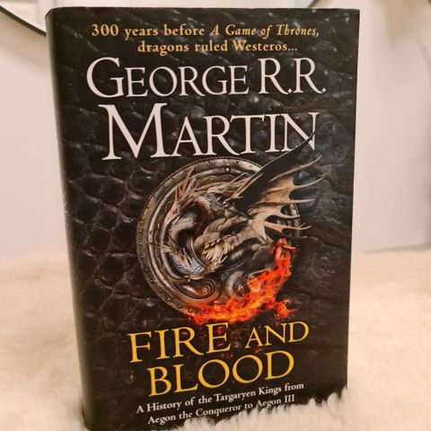 Fire and Blood av George R.R. Martin