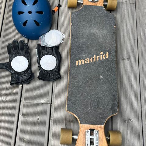 Madrid longboard + hjelm og slidehansker