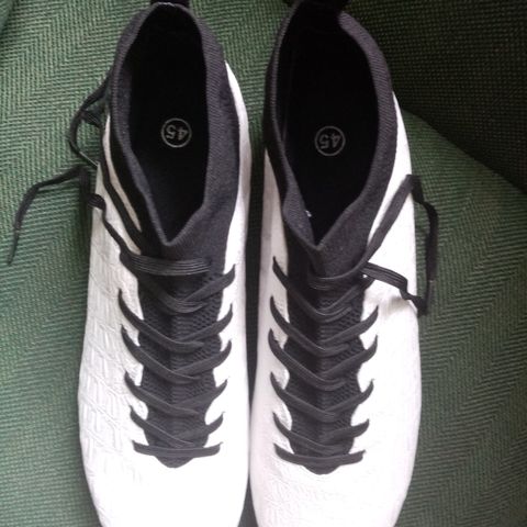 Fotballsko str 45 kr 350