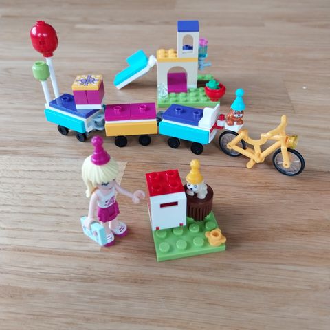 Lego Friends "Party Train" 41111