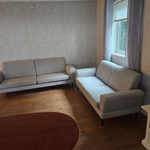 Nesten nye sofaer til salgs 3 + 2 setter .Kostet ca 30000 tusen ny
