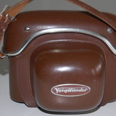 Voigtlander Hard Case  med Håndholdtstroppe Type 990-190