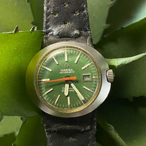 OMEGA Dynamic Green dial