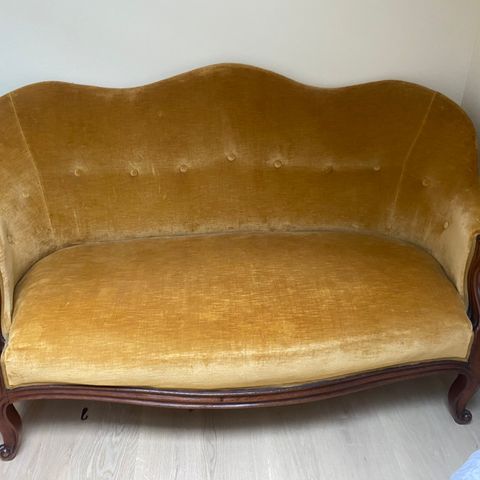 Søt antikk sofa (rokokko)