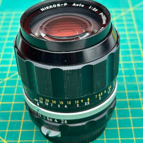 3 stk. manuelle Nikon AIS linser: 105mm f2,5, - 55mm 2,8 - 300mm 5,6