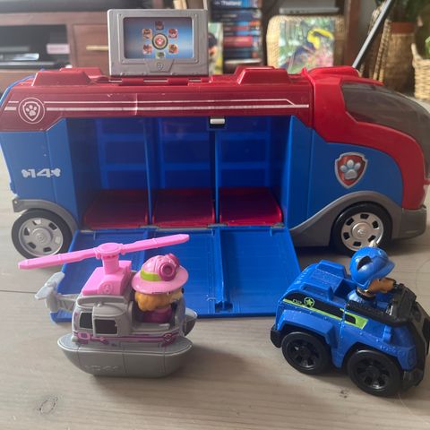 Paw Patrol Mission Cruiser