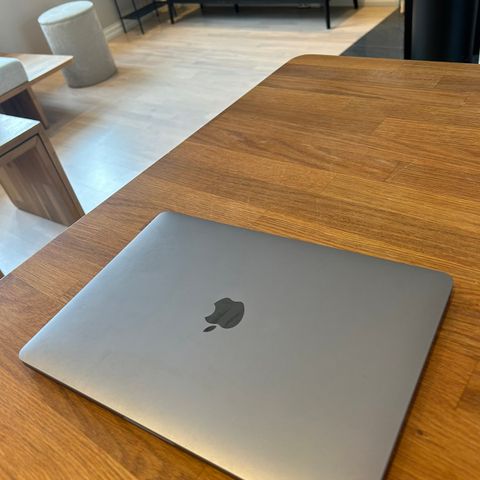 MacBook Pro (13-inch, M1, 2020)