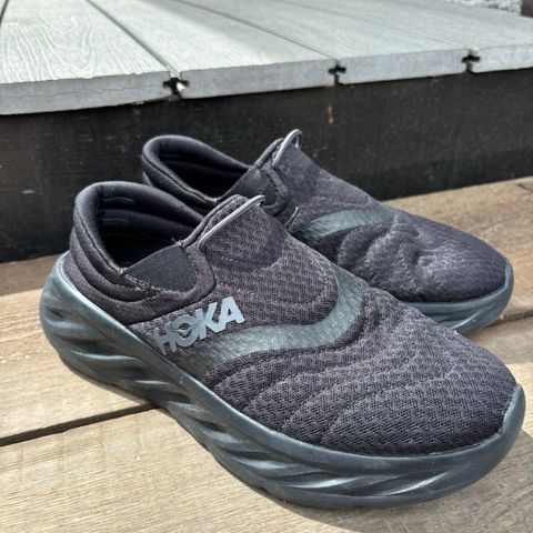 Hoka recovery sko