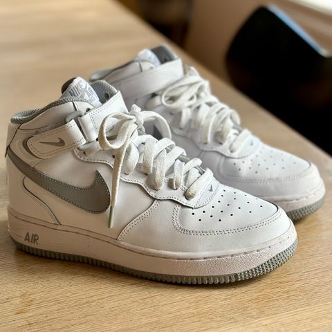 Nike Air Force 1 '07 Mid størrelse 38,5