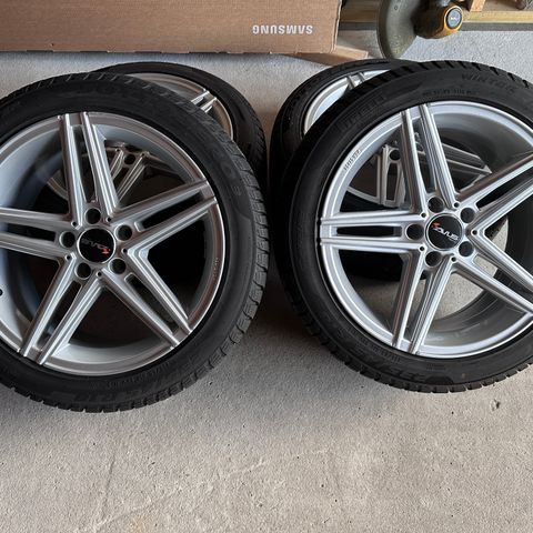 235/45 R18 AVUS AC-515 HYPERSILVER med lite brukt vinterdekk til Passat