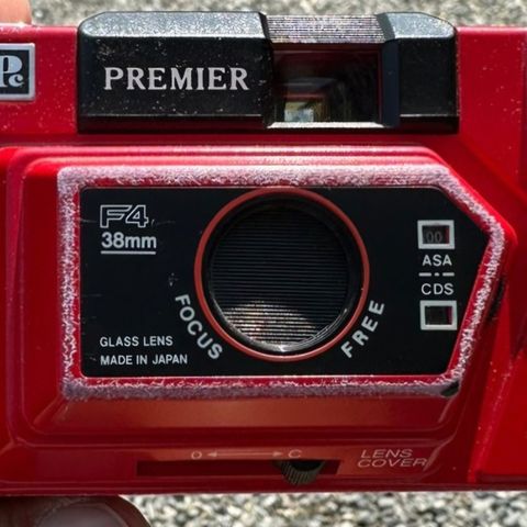 80-talls vintage kamera, Premier PC-500 selges rimelig med læretui