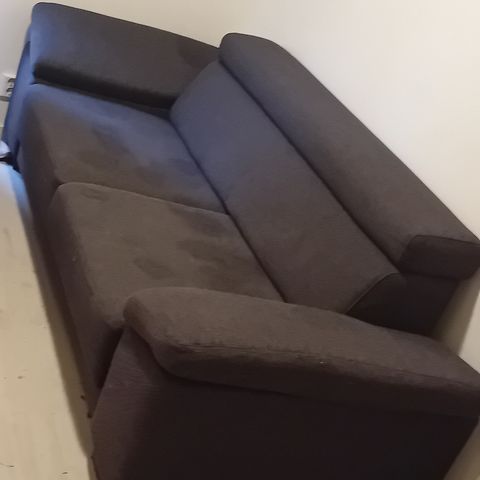 Mørke grå stor ganske fin og ny sofa