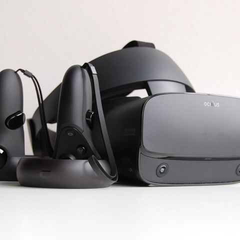 Oculus Rift S VR headsett