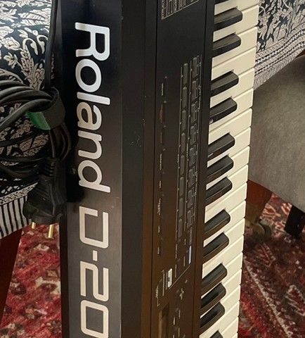 Roland D20 Multi Timbral Linear synthesizer selges