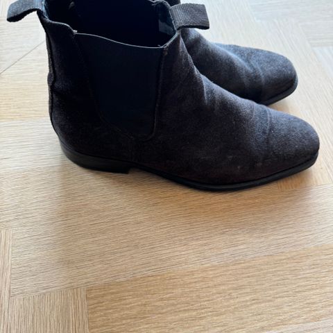 These Glory Days Semskede Chelsea Boots Str 44 Lite brukt