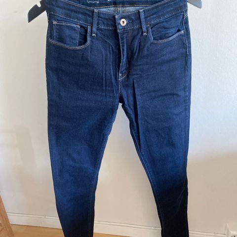 Levis jeans