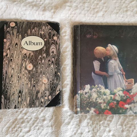 2 album med nostalgiske glansbilder