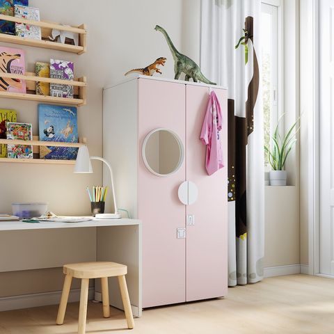 Ikea småstad garderobeskap til barnerommet