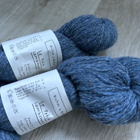 Le Petite Lambswool blue grey (biches et buches)