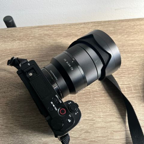 Sony ZV-e10 Vloggkamera inkl Ziess 24-70 f4 objektiv