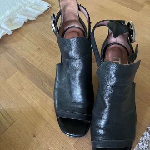 Sandal og boots fra Mjus