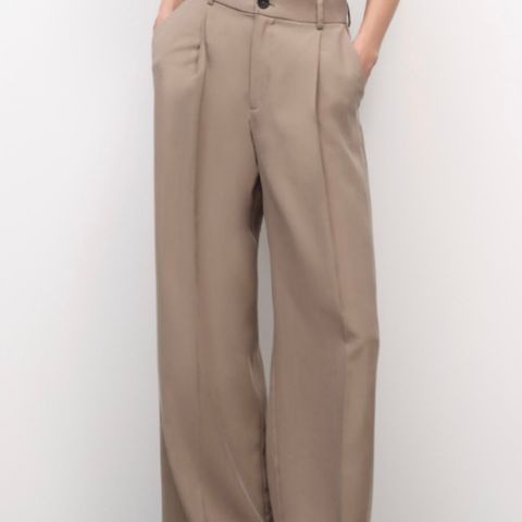 Bukse med vide ben fra Zara str S