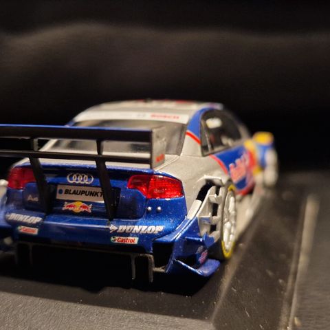 Audi A4 DTM redbull 1:43