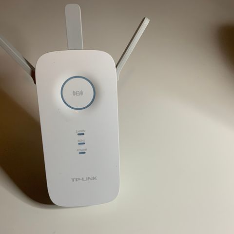 TP-Link AC1750 Wi-Fi Range Extender (RE450) forsterker