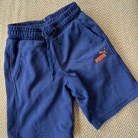 Deilig shorts fra Puma str 9-10 år