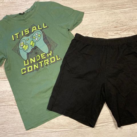 Shorts og t-skjorte gutt 146/152