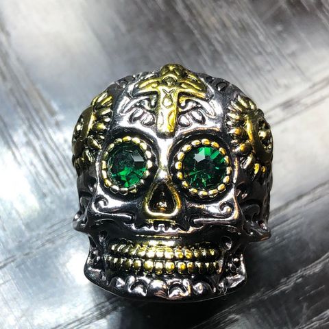 Skull With Emerald Eyes Ring