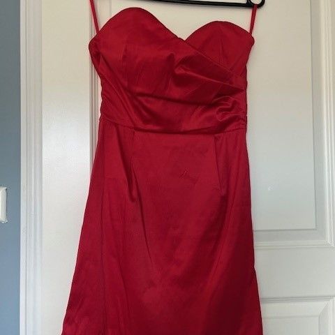 Super fin rød kjole