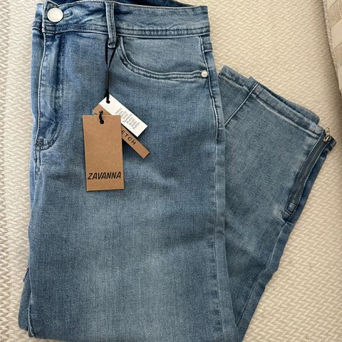 Ny caprijeans str 44