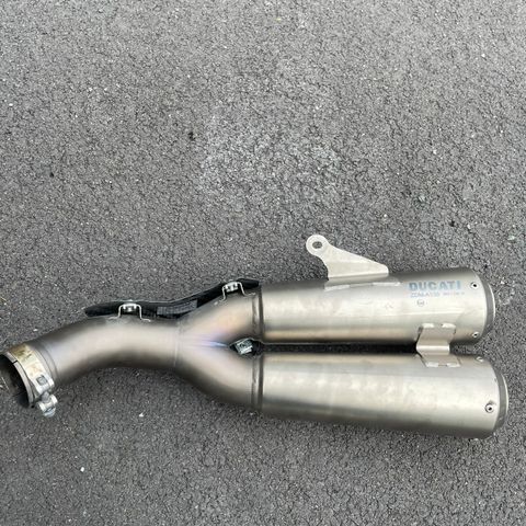 Akrapovic shotgun eksos