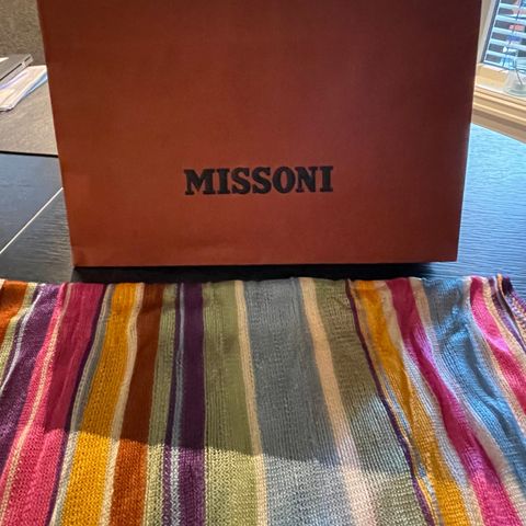 2 stk Missoni skjerf (lite brukt)