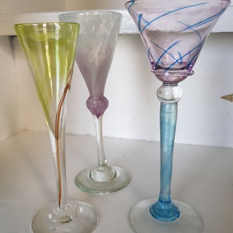 Tre unike glass fra glasskunstner